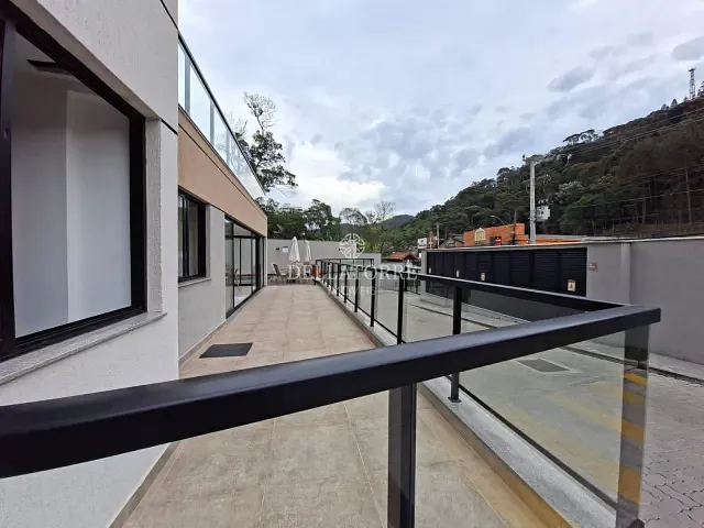 Apartamento 2 quartos e 2 banheiros, para alugar, no bairro Várzea em Teresópolis