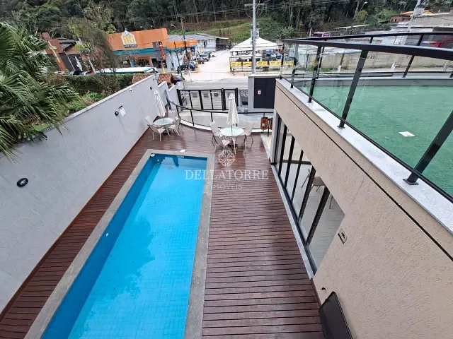 Apartamento 2 quartos e 2 banheiros, para alugar, no bairro Várzea em Teresópolis