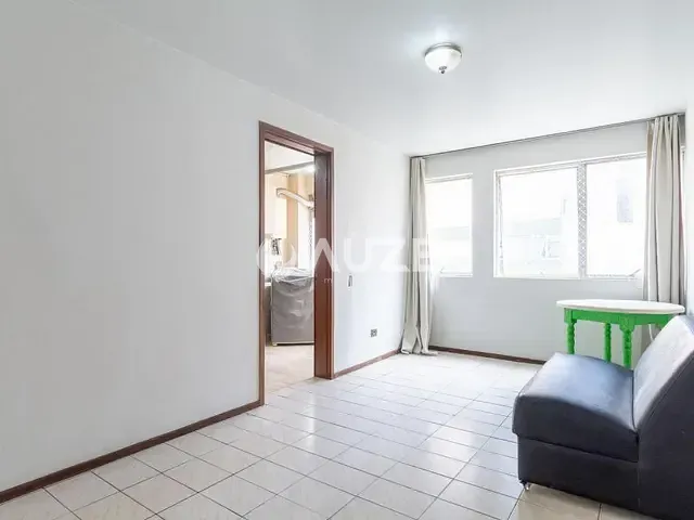 Apartamento com 40m² 1 quarto e 1 banheiro, à venda, no bairro Centro em Curitiba