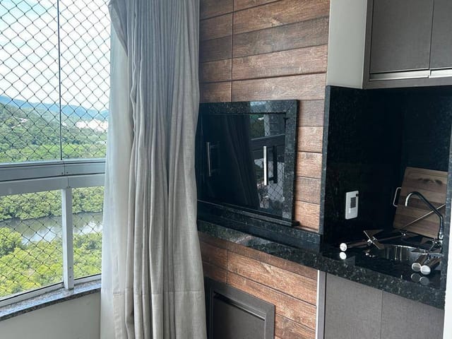 Apartamento com 128m² 3 quartos e 4 banheiros, à venda, no bairro Centro em Balneário Camboriú