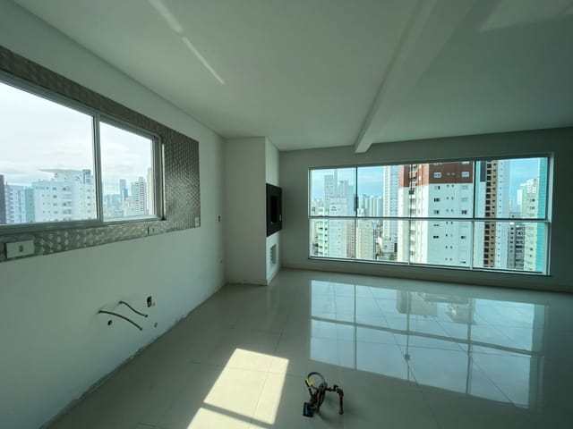 Apartamento com 115m² 3 quartos e 3 banheiros, à venda, no bairro Centro em Balneário Camboriú