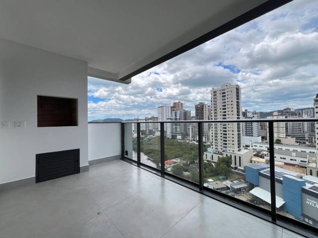 Apartamento com 132m² 3 quartos e 4 banheiros, à venda, no bairro Meia Praia em Itapema