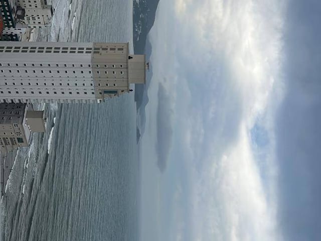 Apartamento com 207m² 4 quartos e 5 banheiros, à venda, no bairro Meia Praia em Itapema