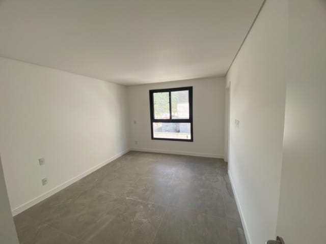 Apartamento com 110m² 3 quartos e 4 banheiros, à venda, no bairro Centro em Balneário Camboriú