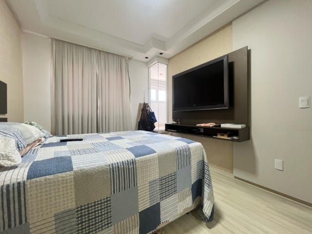 Apartamento com 250m² 4 quartos e 5 banheiros, à venda, no bairro Meia Praia em Itapema