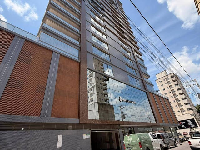 Apartamento com 135m² 3 quartos e 4 banheiros, à venda, no bairro Meia Praia em Itapema