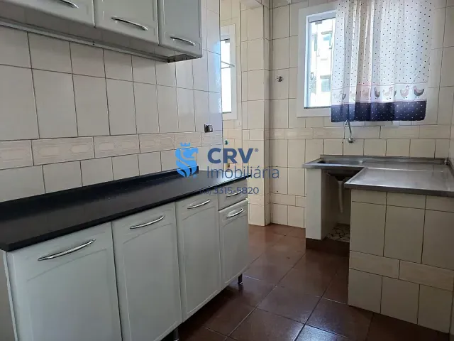 Apartamento com 99m² 3 quartos e 1 banheiro, à venda ou para alugar, no bairro Centro em Londrina