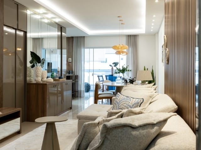 Apartamento com 281m² 3 quartos e 4 banheiros, à venda, no bairro Meia Praia em Itapema