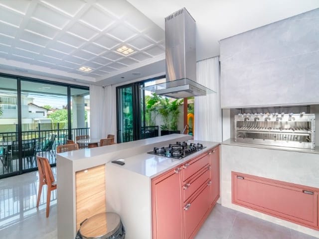 Apartamento com 206m² 3 quartos e 2 banheiros, à venda, no bairro Bombas em Bombinhas