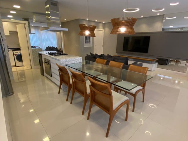 Apartamento com 181m² 3 quartos e 3 banheiros, à venda, no bairro Centro em Balneário Camboriú