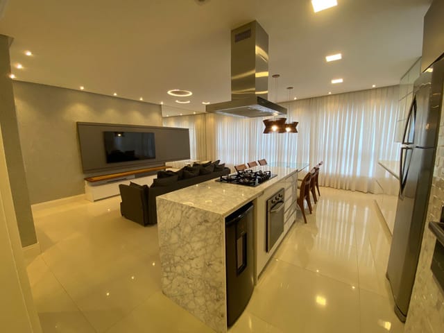 Apartamento com 181m² 3 quartos e 3 banheiros, à venda, no bairro Centro em Balneário Camboriú