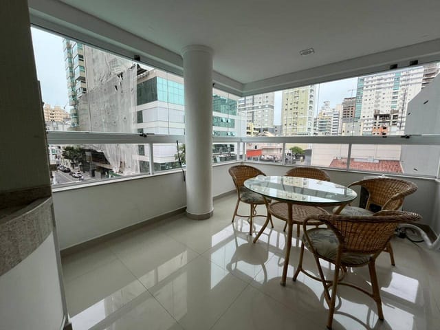 Apartamento com 265m² 3 quartos e 4 banheiros, para alugar, no bairro Meia Praia em Itapema