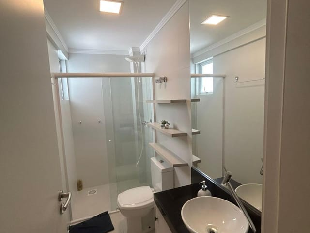 Apartamento com 175m² 4 quartos e 5 banheiros, à venda, no bairro Meia Praia em Itapema