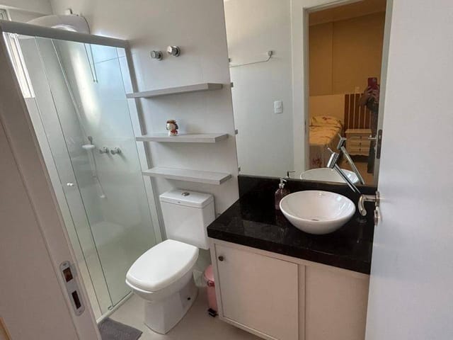 Apartamento com 175m² 4 quartos e 5 banheiros, à venda, no bairro Meia Praia em Itapema