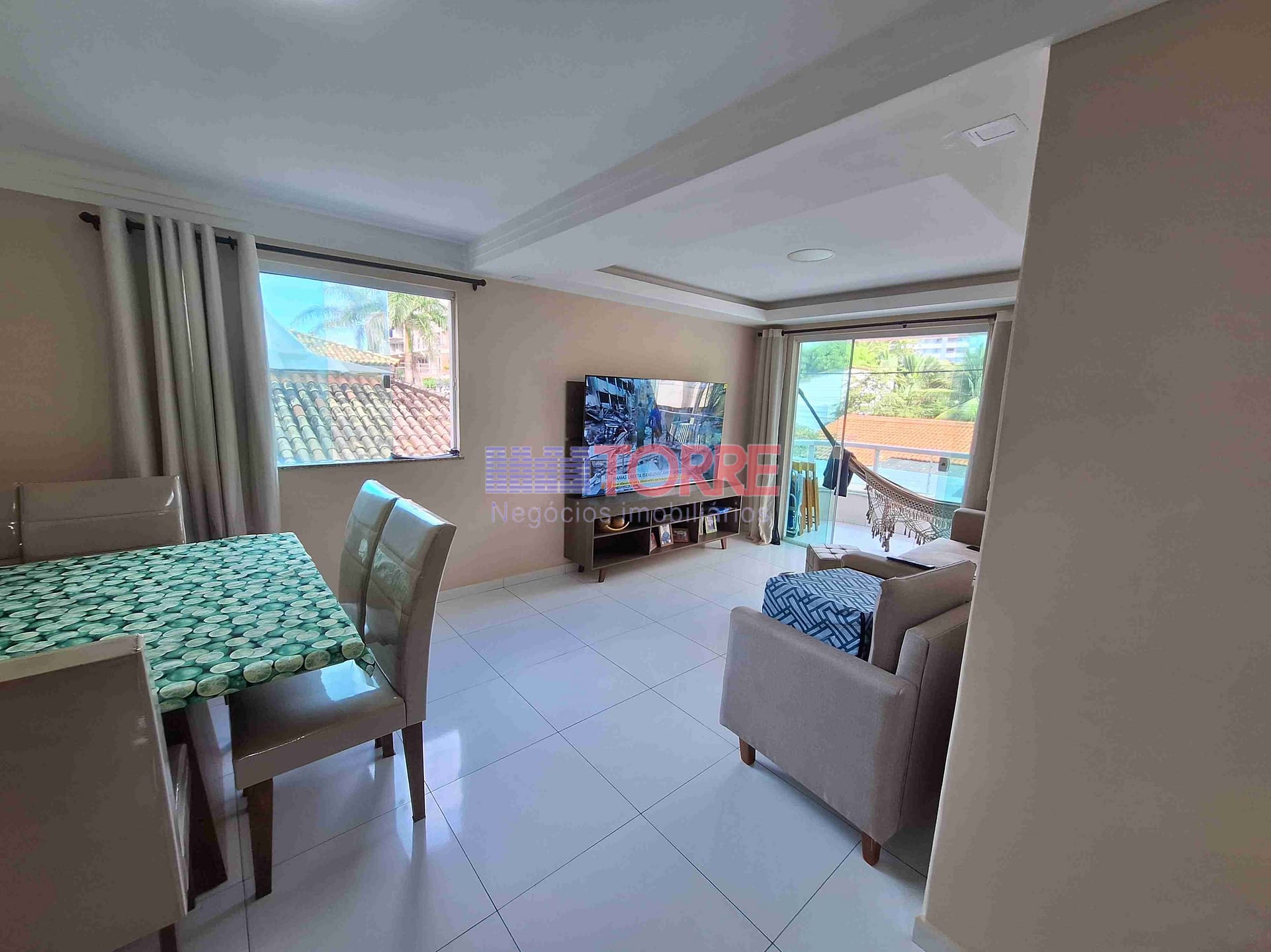 Apartamento à venda com 3 quartos, 100m² - Foto 2