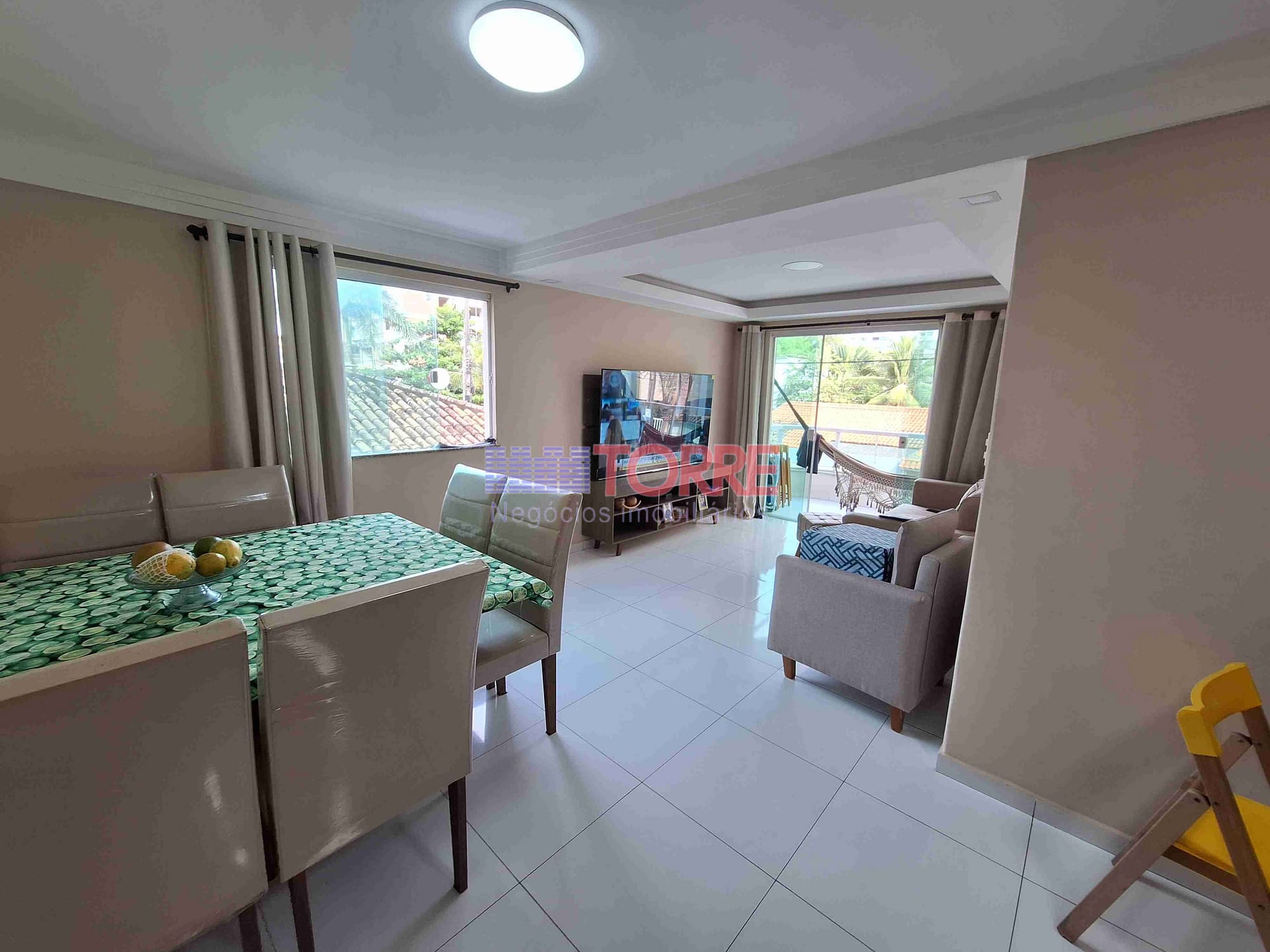 Apartamento à venda com 3 quartos, 100m² - Foto 1