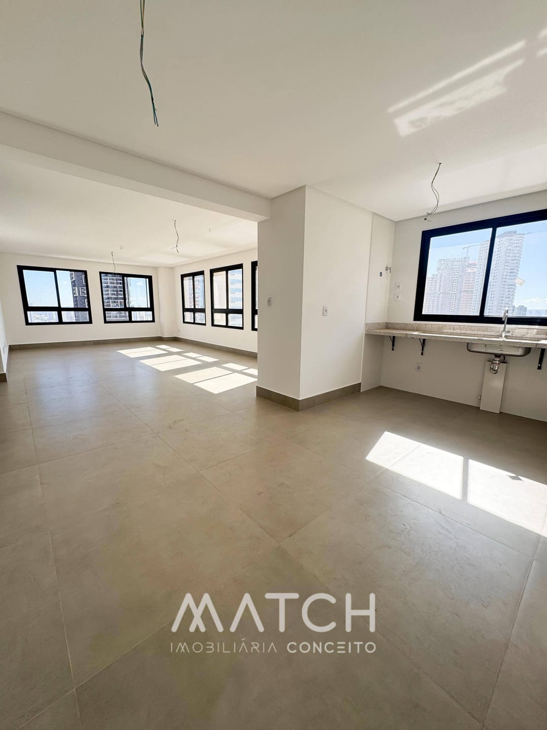 Apartamento à venda, 3 suítes, 165 m², Setor Bueno, Goiânia, GO