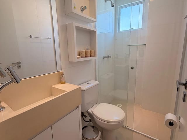 Apartamento com 457m² 5 quartos e 6 banheiros, à venda, no bairro Meia Praia em Itapema