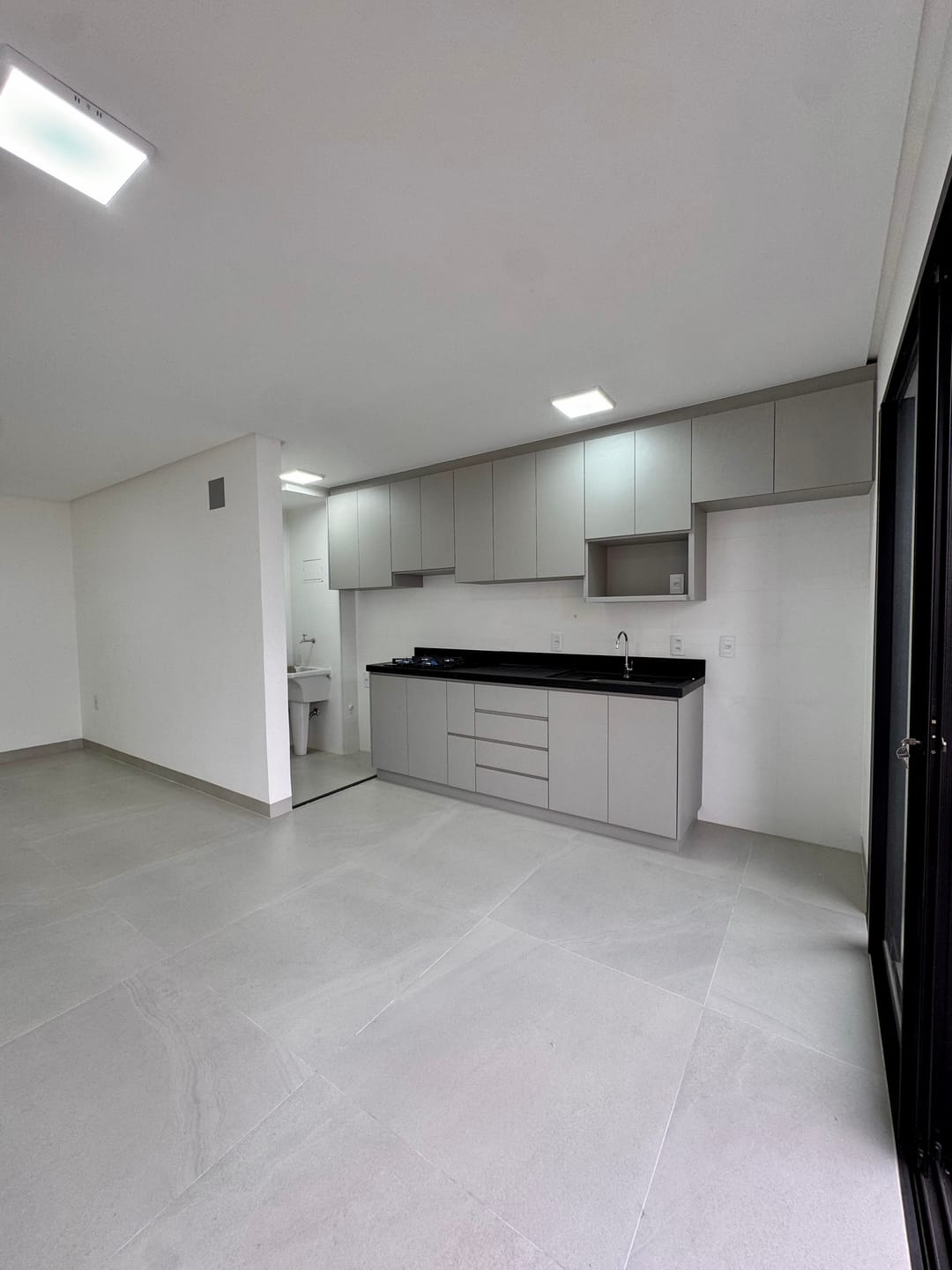 Apartamento à venda, 2 quartos e 66m² sendo 1 suíte + Escaninho no Setor Bueno - Nest 23