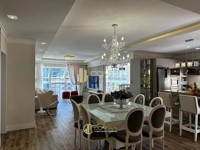 Apartamento com 250m² 3 quartos e 4 banheiros, à venda, no bairro Meia Praia em Itapema