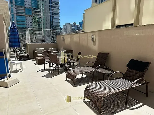 Apartamento com 250m² 3 quartos e 4 banheiros, à venda, no bairro Meia Praia em Itapema