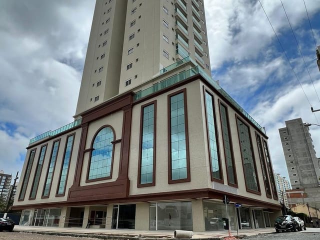 Apartamento com 78m² 2 quartos e 3 banheiros, à venda, no bairro Meia Praia em Itapema