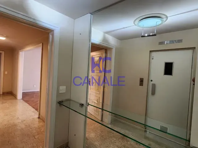 Apartamento com 280m² 4 quartos e 3 banheiros, à venda, no bairro Copacabana em Rio de Janeiro