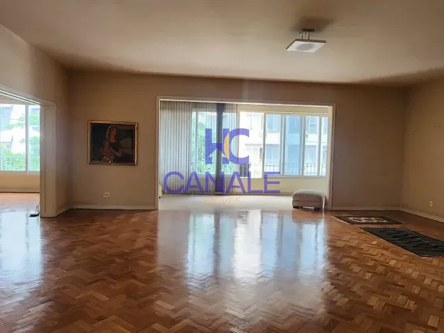 Apartamento com 280m² 4 quartos e 3 banheiros, à venda, no bairro Copacabana em Rio de Janeiro