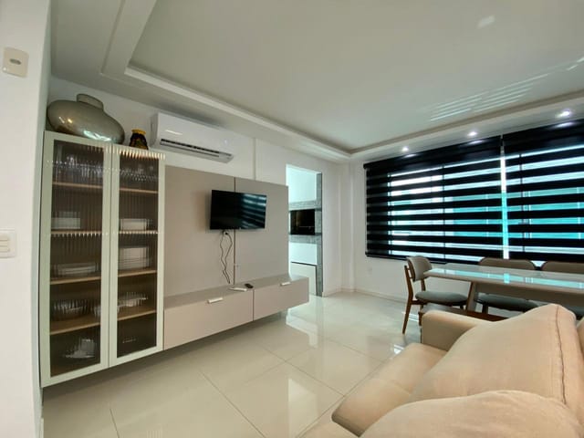 Apartamento com 72m² 2 quartos e 2 banheiros, à venda, no bairro Quatro Ilhas em Bombinhas