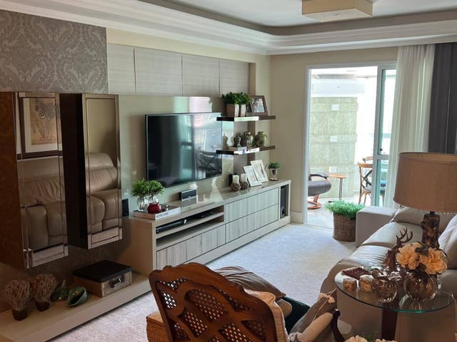 Apartamento com 167m² 3 quartos e 2 banheiros, à venda, no bairro Centro em Balneário Camboriú