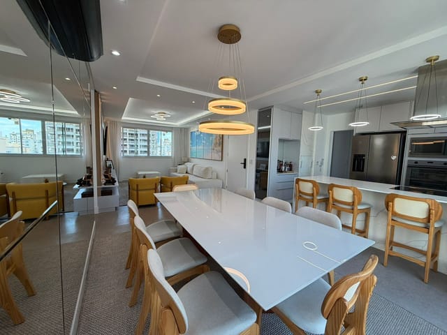 Apartamento com 142m² 4 quartos e 5 banheiros, à venda, no bairro Centro em Balneário Camboriú