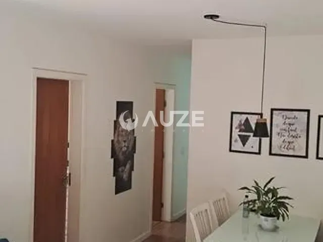 Apartamento com 52m² 3 quartos e 1 banheiro, à venda, no bairro Santa Cândida em Curitiba