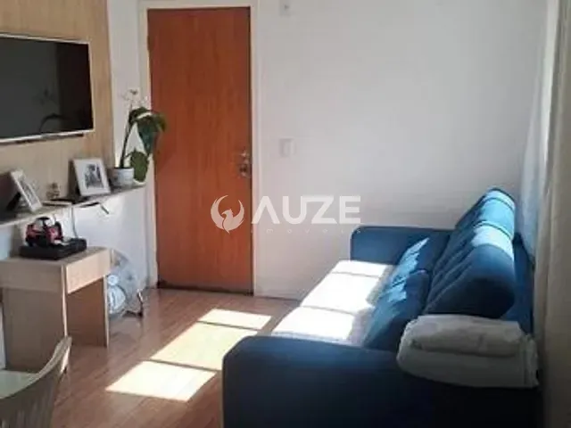 Apartamento com 52m² 3 quartos e 1 banheiro, à venda, no bairro Santa Cândida em Curitiba