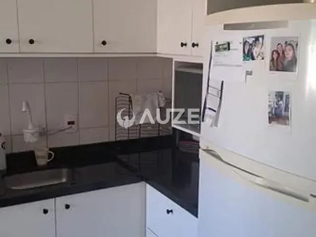 Apartamento com 52m² 3 quartos e 1 banheiro, à venda, no bairro Santa Cândida em Curitiba