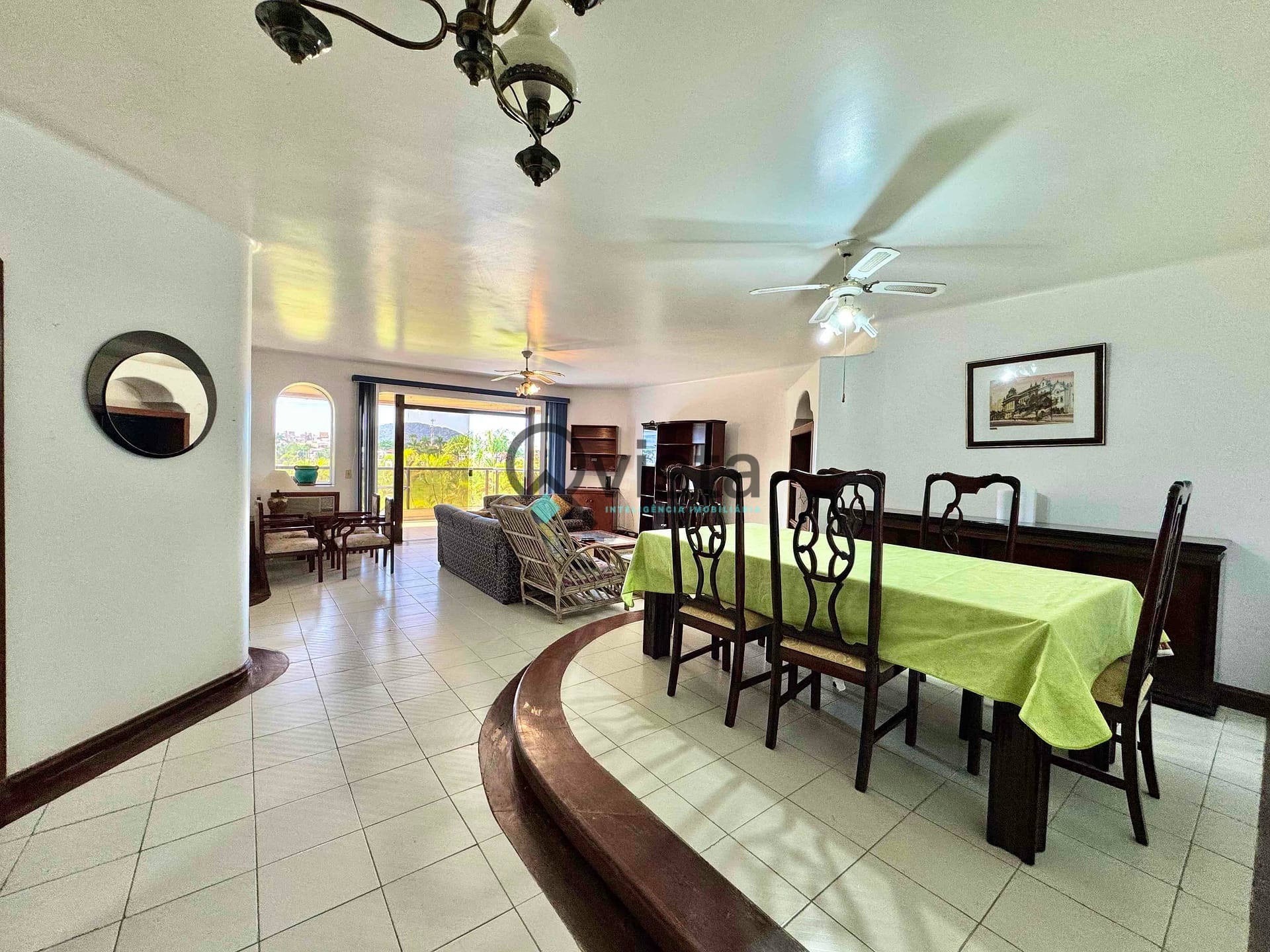 Apartamento à venda com 3 quartos, 184m² - Foto 2