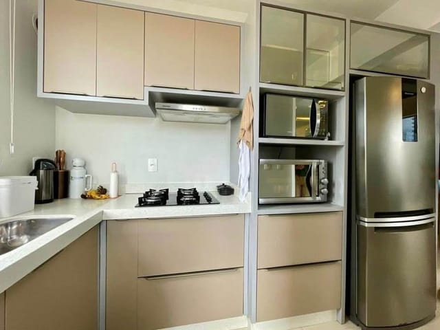 Apartamento com 260m² 3 quartos e 2 banheiros, à venda, no bairro Meia Praia em Itapema