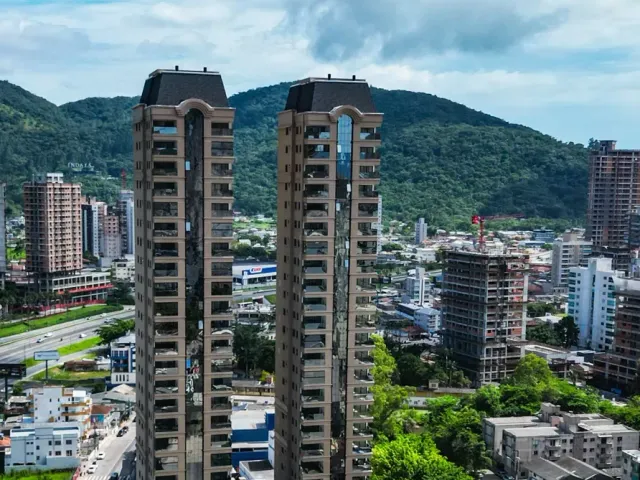 Apartamento com 92m² 2 quartos e 3 banheiros, à venda, no bairro Centro em Itapema