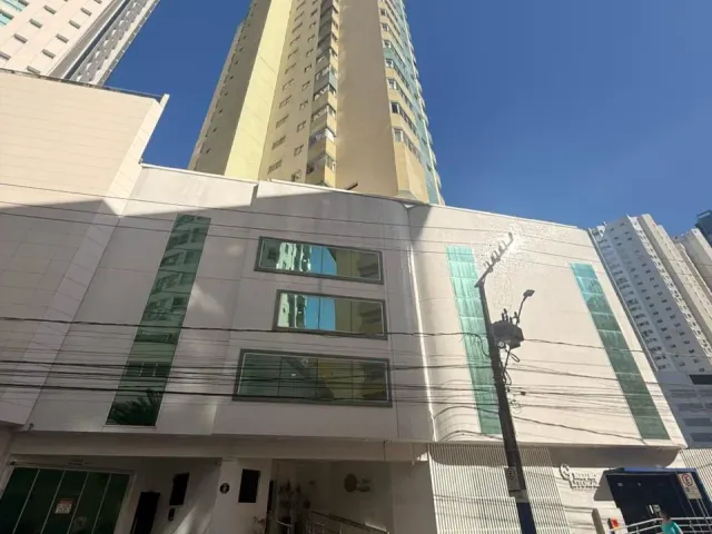 Apartamento com 142m² 3 quartos e 4 banheiros, à venda, no bairro Centro em Balneário Camboriú