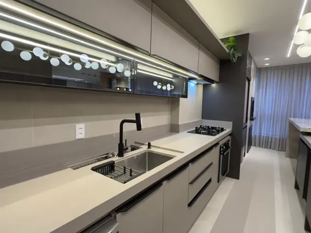 Apartamento com 125m² 3 quartos e 4 banheiros, à venda, no bairro Meia Praia em Itapema