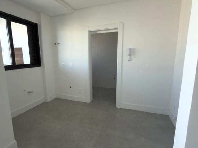 Apartamento com 289m² 3 quartos e 4 banheiros, à venda, no bairro Meia Praia em Itapema