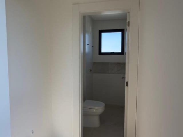 Apartamento com 289m² 3 quartos e 4 banheiros, à venda, no bairro Meia Praia em Itapema