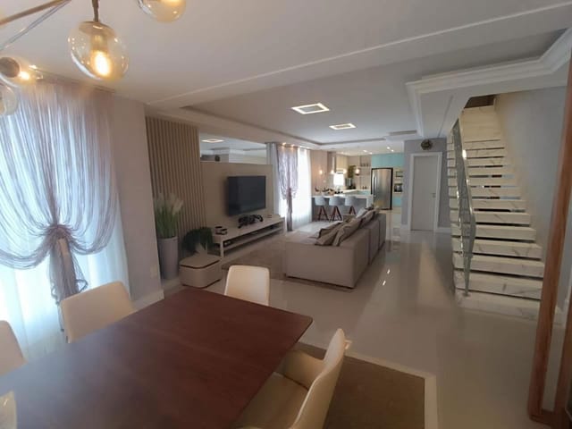 Apartamento com 180m² 4 quartos e 5 banheiros, à venda, no bairro Meia Praia em Itapema