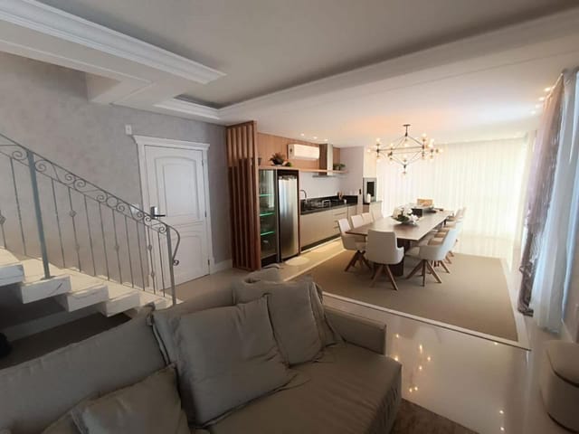 Apartamento com 180m² 4 quartos e 5 banheiros, à venda, no bairro Meia Praia em Itapema