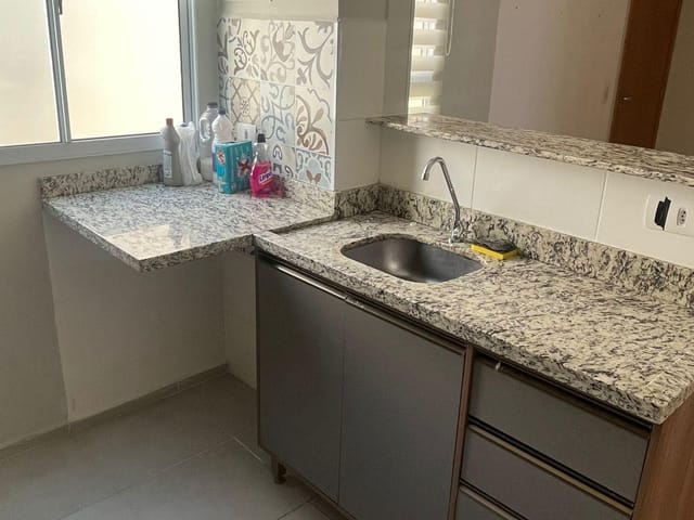Apartamento 2 quartos e 1 banheiro, à venda ou para alugar, no bairro Santana em Pindamonhangaba
