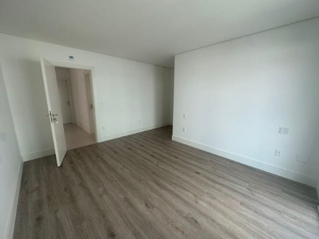 Apartamento com 242m² 3 quartos e 4 banheiros, à venda, no bairro Praia Brava de Itajaí em Itajaí