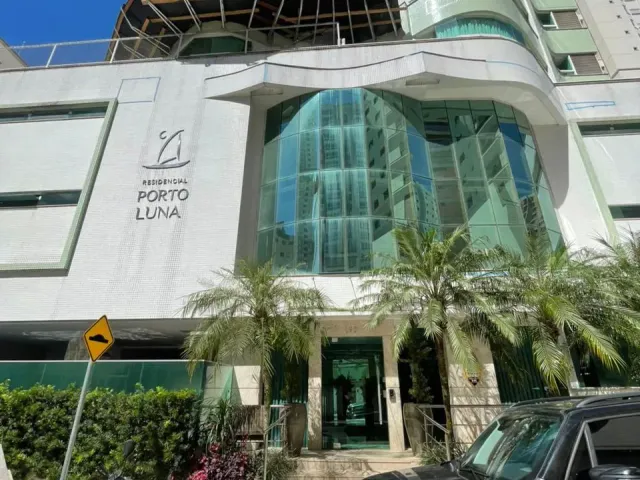 Apartamento com 124m² 2 quartos e 2 banheiros, à venda, no bairro Centro em Balneário Camboriú