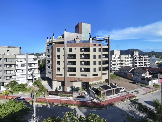 Apartamento com 74m² 2 quartos e 3 banheiros, à venda, no bairro Centro em Bombinhas