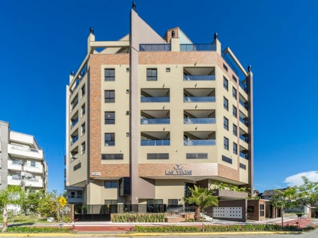 Apartamento com 74m² 2 quartos e 3 banheiros, à venda, no bairro Centro em Bombinhas