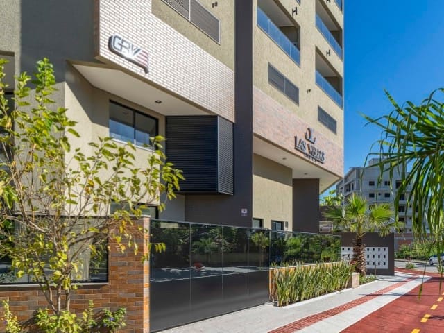 Apartamento com 74m² 2 quartos e 3 banheiros, à venda, no bairro Centro em Bombinhas