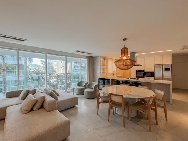 Apartamento com 293m² 3 quartos e 4 banheiros, à venda, no bairro Praia Brava de Itajaí em Itajaí
